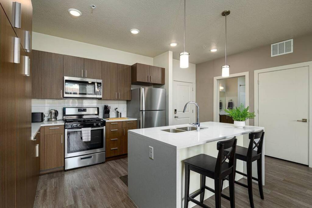 Modern 1B Downtown Slc With Wfh Setup, Gym, Fast Wi-Fi, Pool Daire Salt Lake City Dış mekan fotoğraf