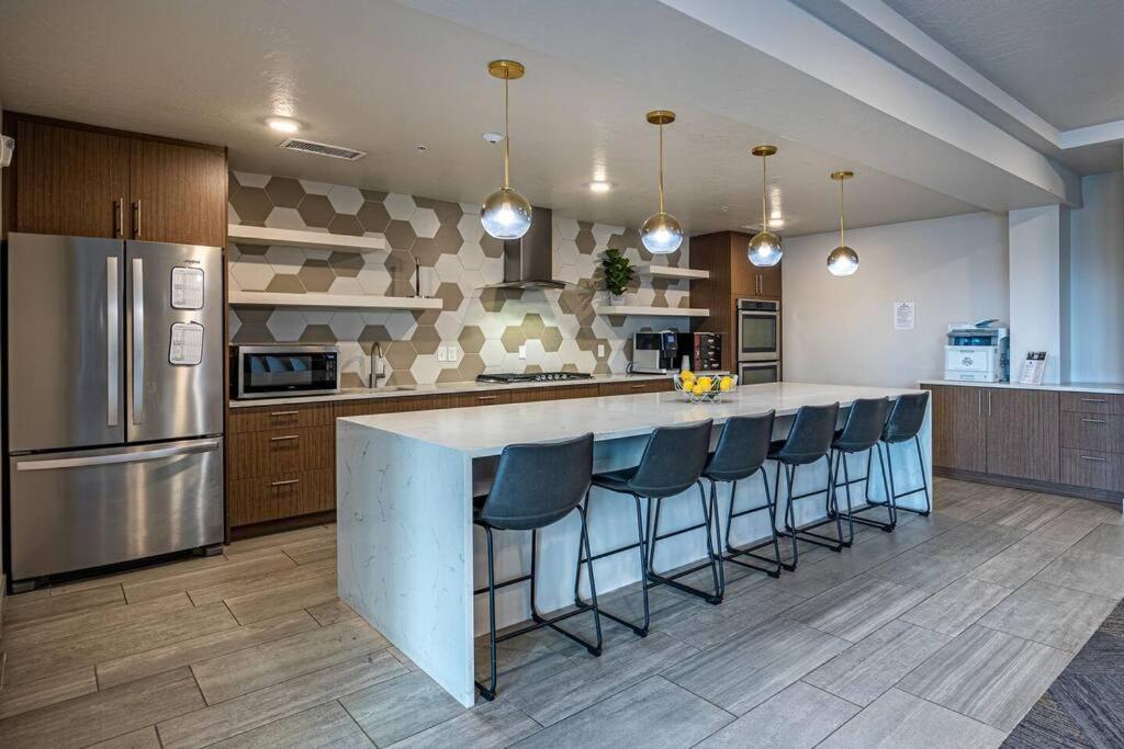 Modern 1B Downtown Slc With Wfh Setup, Gym, Fast Wi-Fi, Pool Daire Salt Lake City Dış mekan fotoğraf
